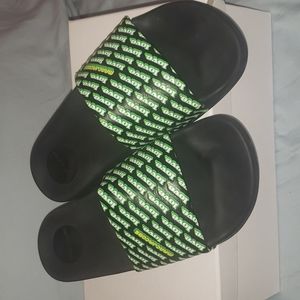 Marc Jacobs Love slides